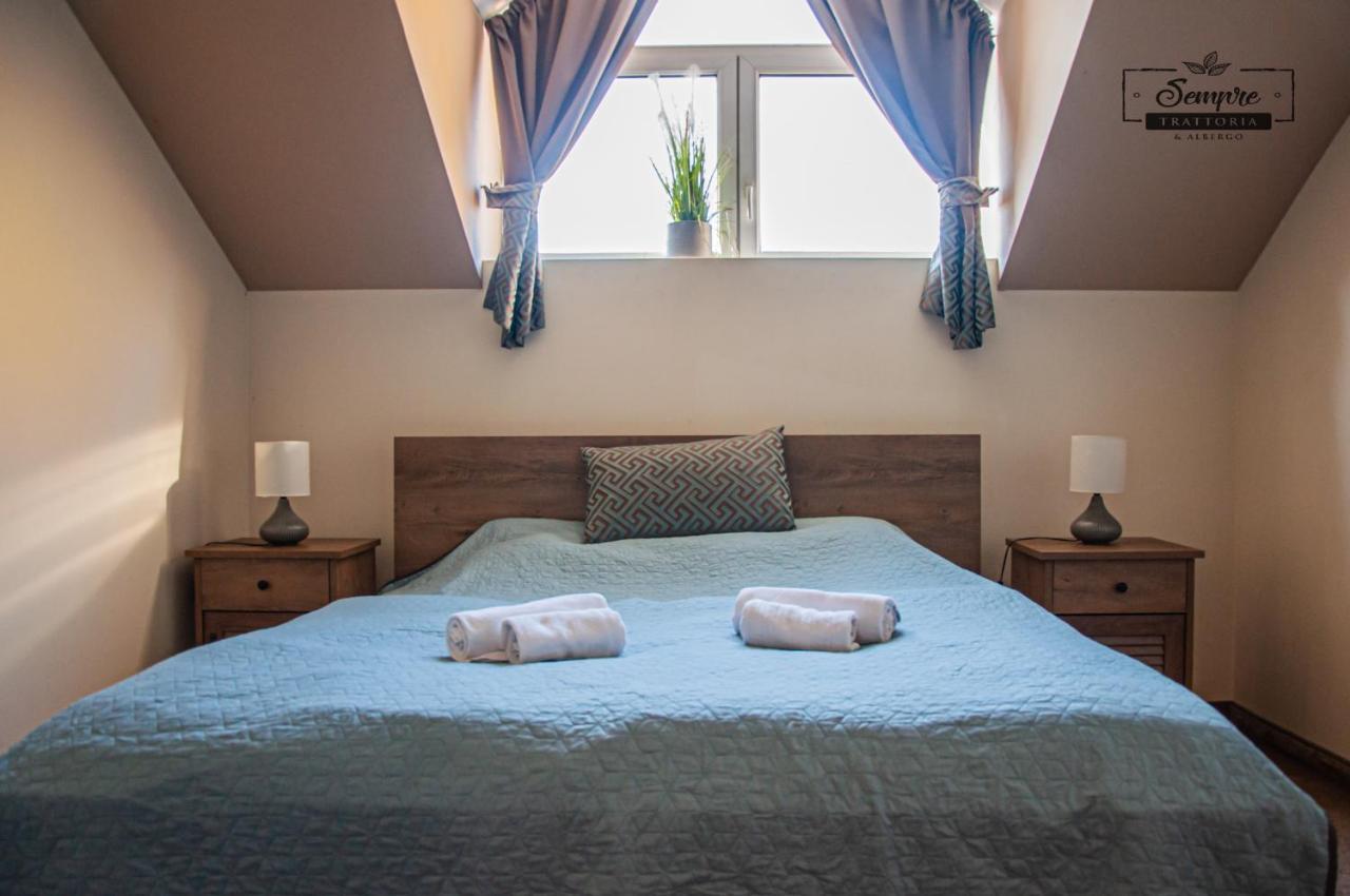 Bed and Breakfast Sempre Étterem És Panzió Székesfehérvár Esterno foto
