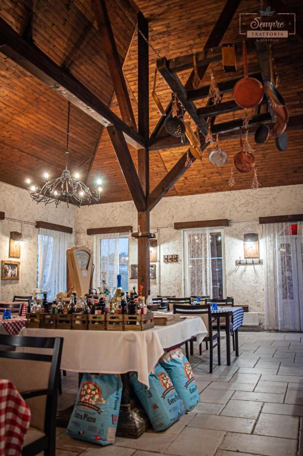 Bed and Breakfast Sempre Étterem És Panzió Székesfehérvár Esterno foto