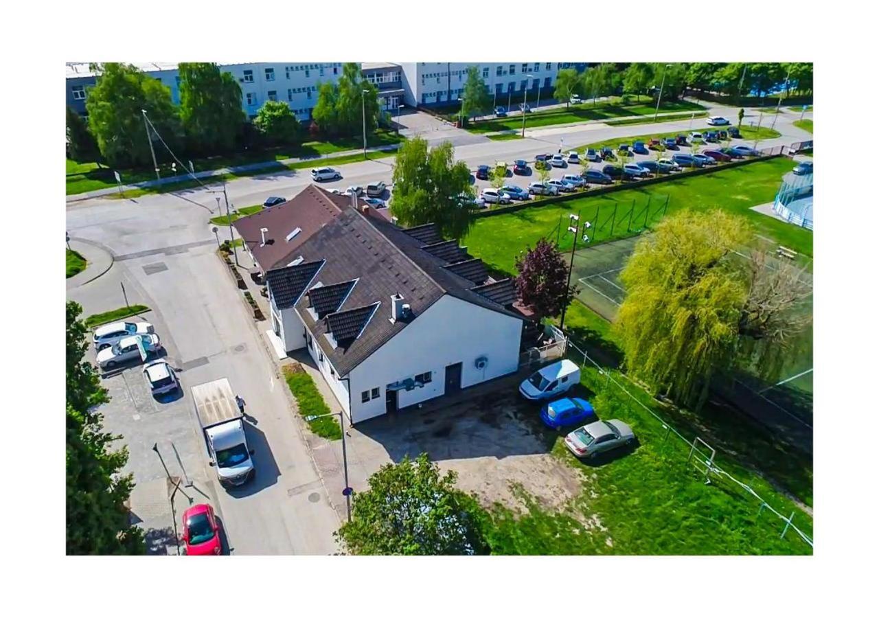 Bed and Breakfast Sempre Étterem És Panzió Székesfehérvár Esterno foto